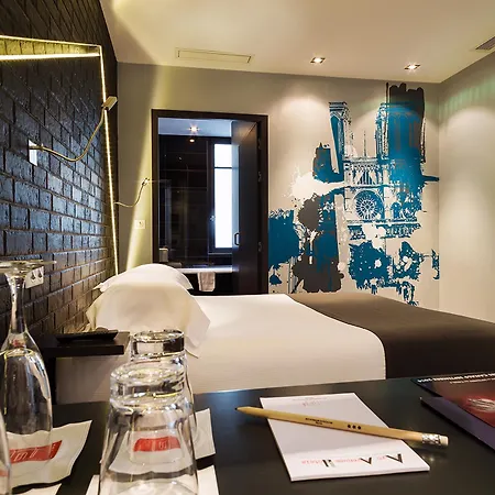 Arc De Triomphe Etoile Hotel