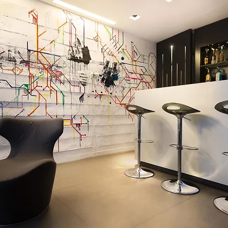 Arc De Triomphe Etoile Otel 4*