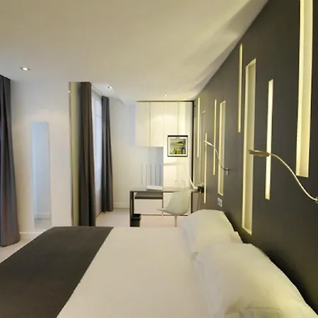 Arc De Triomphe Etoile 4*