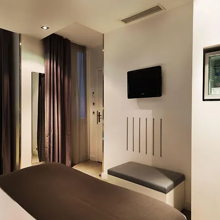 Hotel Arc De Triomphe Etoile 4*