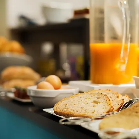 Hotel Arc De Triomphe Etoile 4*