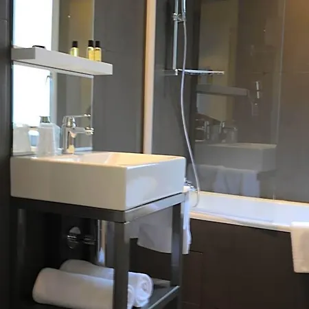 Hotel Arc De Triomphe Etoile 4*