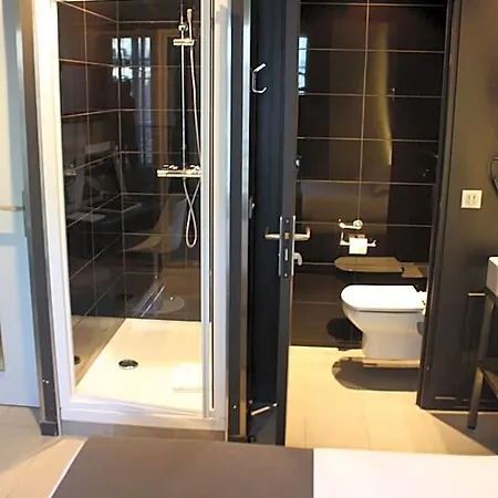 Arc De Triomphe Etoile Hotel