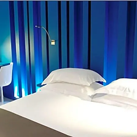 Arc De Triomphe Etoile Hotel 4*