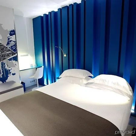 Arc De Triomphe Etoile Hotel