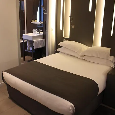 Hotel Arc De Triomphe Etoile Paryż