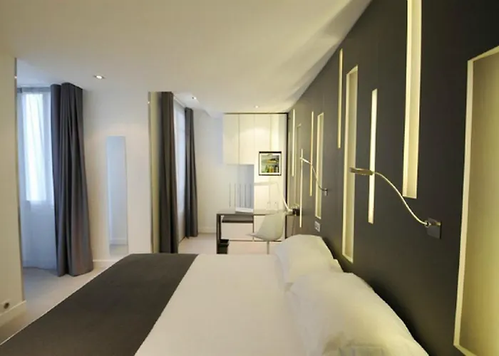 Arc De Triomphe Etoile 4*