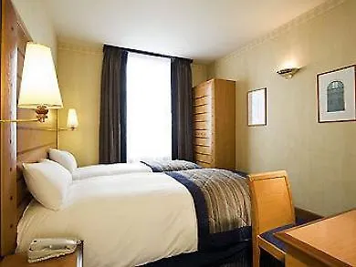 Arc De Triomphe Etoile מלון