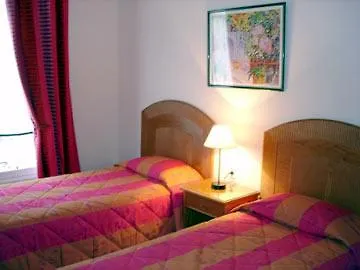 מלון Arc De Triomphe Etoile 4*