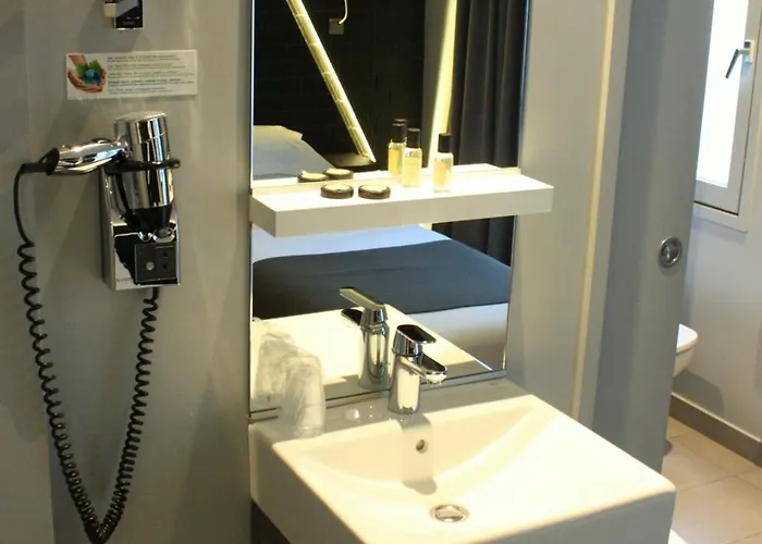 Hotel Arc De Triomphe Etoile