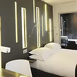 Hotel Arc De Triomphe Etoile 4*