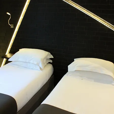 Hotel Arc De Triomphe Etoile Paryż