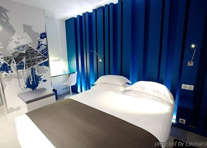 Arc De Triomphe Etoile Hotel